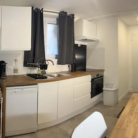 Cozy And Well-equipped Lejlighed Nanterre